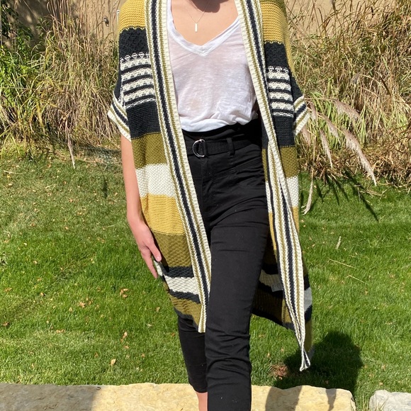 Multi Color long sleeveless cardigan - Picture 5 of 6